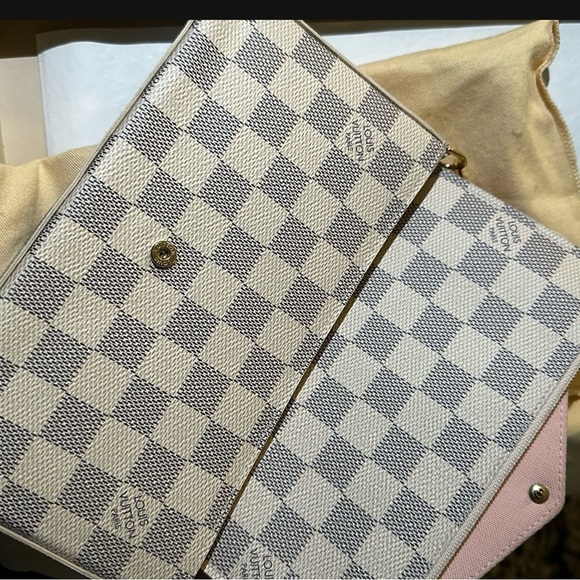 Authentic Louis Vuitton Azur Felicie Pochette - Picture 8 of 14